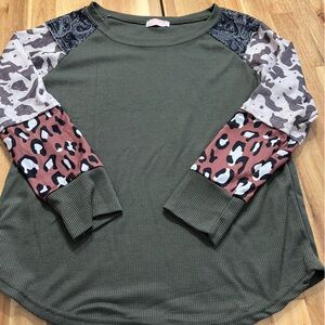 C + D + M Olive Waffle Knit Top – Mixed Print Colorblock Sleeves (Size M)